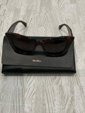 MaxMara Tortoiseshell Cat-Eye Sunglasses - Brown/Black Lenses